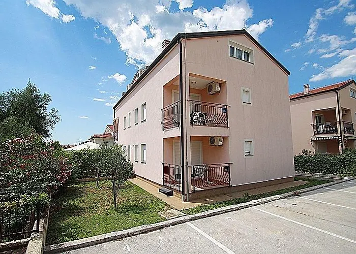 Apartment Bilic With Balcony