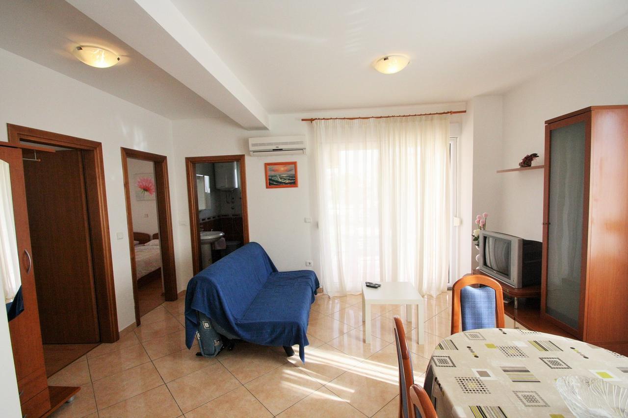 Bilic With Balcony Apartment *